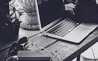 阿森纳为什么总感觉离夺冠差一点？因没利物浦和曼城一锤定音能力